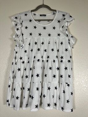 White and black star print top, size 3X